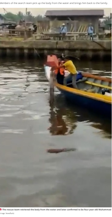 インドネシアのカリマンタン島にある東カリマンタン州で今年1月、4歳男児が川の近くで行方不明に。その2日後、ワニが男児の遺体を運ぶ姿が捉えられていた（画像は『The Daily Star　2023年1月25日付「Crocodile swims a mile and carries body of drowned boy to devastated family」（Image: Newsflash）』のスクリーンショット）