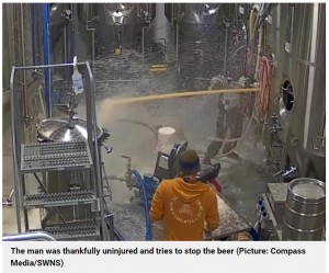 近くにいたスタッフが助けに入り、2人掛かりで栓をしてようやくビールの噴出を止めることができた（『Metro　「Moment brewer is blasted by stream of beer that sends him flying」（Picture: Compass Media/SWNS）』より）