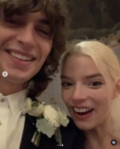 【イタすぎるセレブ達】アニャ・テイラー＝ジョイ、マルコム・マクレーとは2年前に“極秘結婚”　挙式写真を初披露