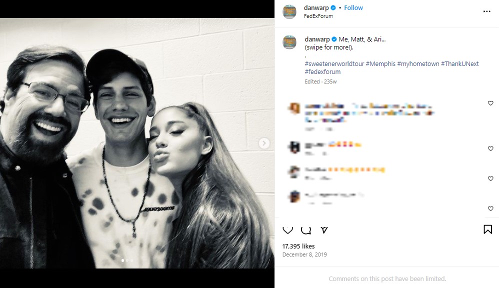 2019年に再会したダン・シュナイダー（左）、俳優マット・ベネット、アリアナ・グランデ。アリアナとマットはダンが制作したドラマ『ビクトリアス』で共演した（『Dan Schneider　Instagram「Me, Matt, ＆ Ari...」』より）