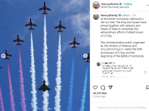 式典の上空で行われたフライパスト（追悼飛行）の様子（『The Royal Family　Instagram「At the British Normandy Memorial in Ver-sur-Mer,」』より）