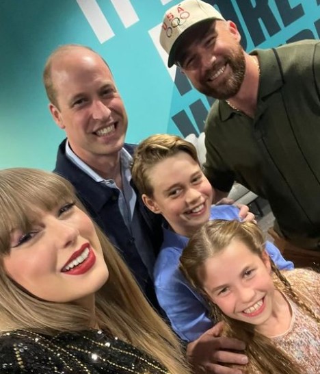 テイラーが自撮りした、トラヴィスとウィリアム皇太子親子の集合写真。トラヴィスは恋人テイラーのために、滞在先のカンヌから駆けつけた（『Taylor Swift　Instagram「Happy Bday M8!」』より）